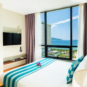 Premier Two-Bedroom King Suite
