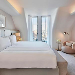 Camera con letto king size