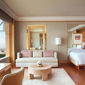 Elevated Kallang 2 Twin Beds Kallang Precinct View High Floor