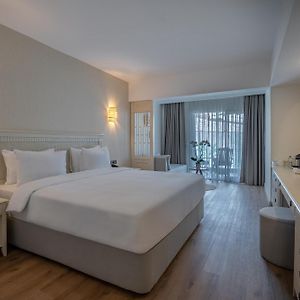 Economy Family Room