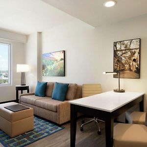 Two-Room Queen Suite Two Queen Beds