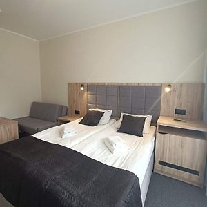 Zimmer mit zwei Einzelbetten