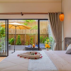 Queen Room Pool View