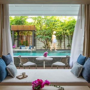 Pool King Suite
