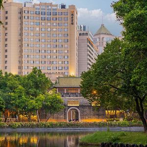 Yuexiu Hotel Guangzhou, Curio Collection By Hilton