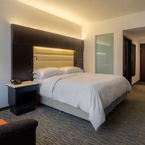 Club Upper Floors King Room