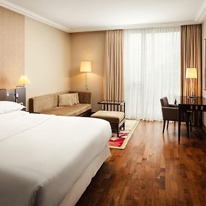 Club Club lounge access Larger Guest room 1 King
