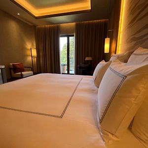 Executive King Room