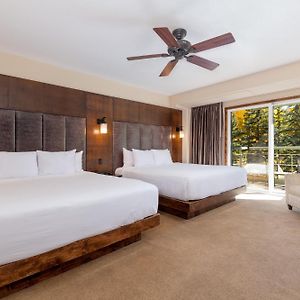 King Room 2 King Beds Mountain View