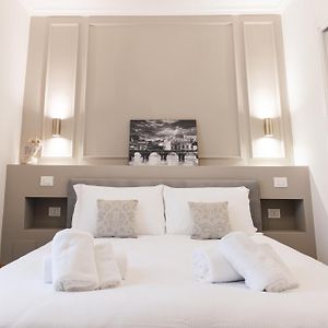 Standard Zimmer mit Kingsize-Bett