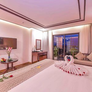Deluxe Double Room Partial Ocean View