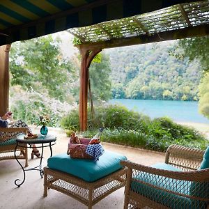 Lake View Bungalow King
