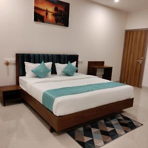 Zing Rooms By Guesthouse Suites