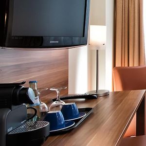 Zimmer mit Kingsize-Bett