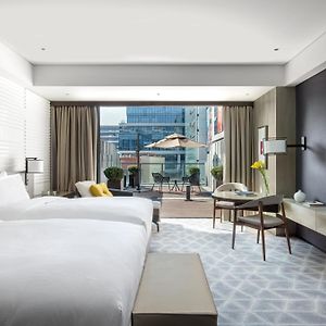 Deluxe Terrace Room