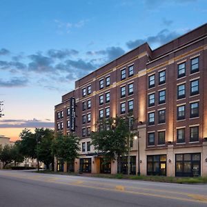 Fairfield Inn & Suites By Marriott Savannah Downtown Historic District