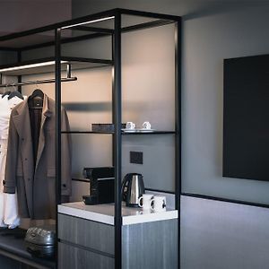 1 King Bed Deluxe Club Access
