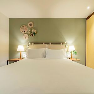 Classic Queen Room
