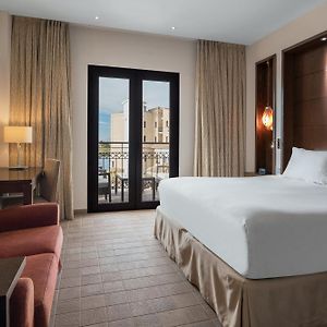 Chambre Accessible aux Personnes à Mobilité Réduite Lit King-Size