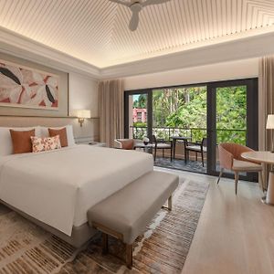 Grand Deluxe King Room