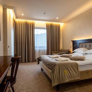 Deluxe Room Mountain View Spa Access