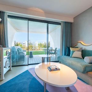 Fabulous Twin Room Private Garden