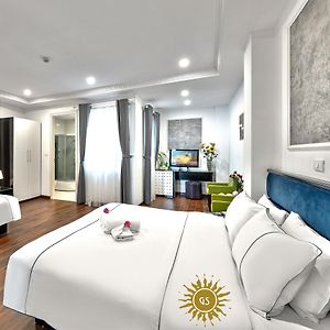 Deluxe Family Suite