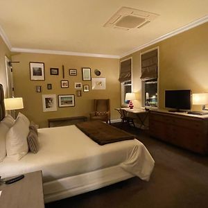 Premium King Room