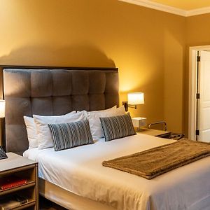 Premium King Room