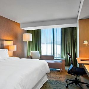 Deluxe King Guest Room