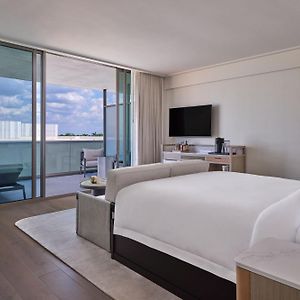 Superior King Room No View