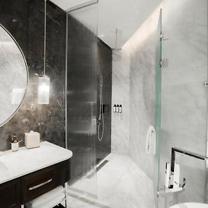 One Room King Room