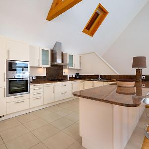 Three-Bedroom Apartment Sea View