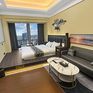 City View King Room