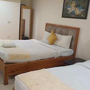 Quadruple Room Bathroom