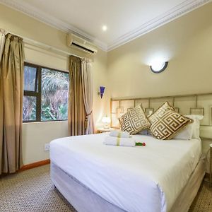 Deluxe Queen Suite