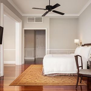 Colonial King Suite