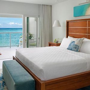 Penthouse Oceanfront Junior Suite