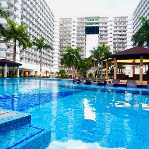 Apartment Pool View