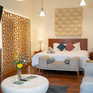 Deluxe King Suite