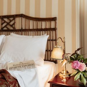 Hadley'S Orient Hotel