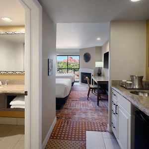 Double Queen Room Mobility or Hearing Accessible Tub Mountain View