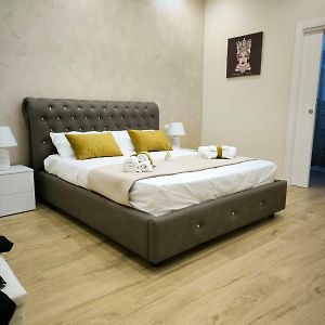 Camera con letto king size