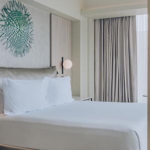 Standard King Room City View