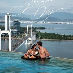 Golden Apartment In Da Nang Bay