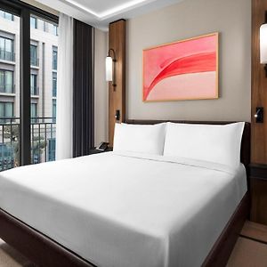 Altunizade Suites Istanbul, Curio Collection By Hilton