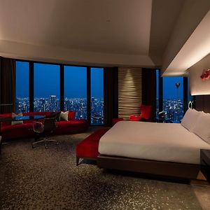 Junior Corner King Suite
