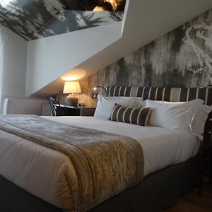 Camera con letto king size