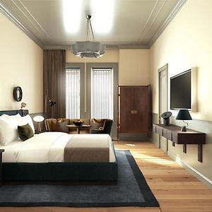 King Room Courtyard View