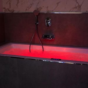 Queen Room Spa Bath